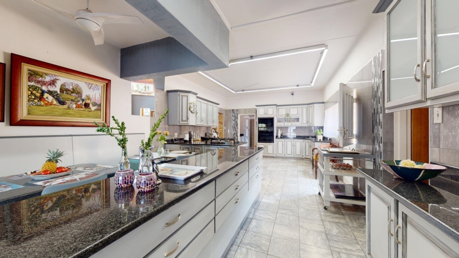 6 Bedroom Property for Sale in Van Der Hoff Park North West